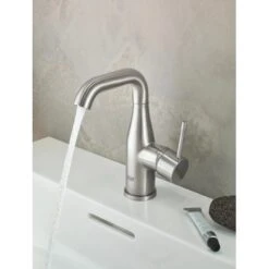 Grohe Einhand-Waschtischbatterie Essence M-Size Supersteel -Obi Kuche Geschaft 4520 ZZH T23462B03 000 01